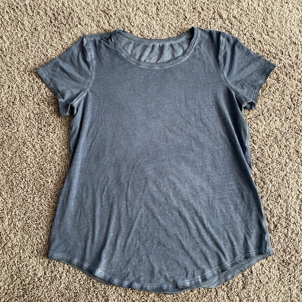 Lululemon Tee
